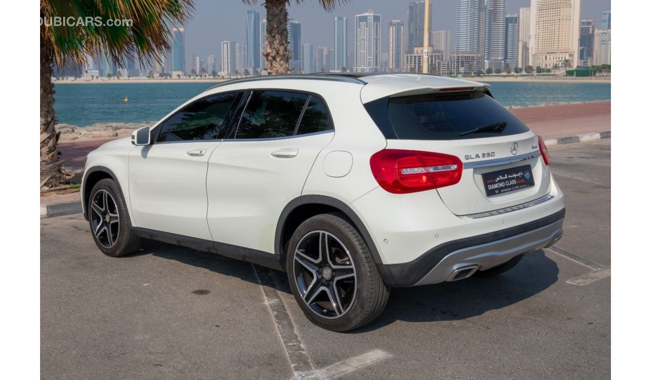 مرسيدس بنز GLA 250 مرسيدس GLA 250 V4خليجي كاملة المواصفات 2016 بدون حوادث، عداد قليل