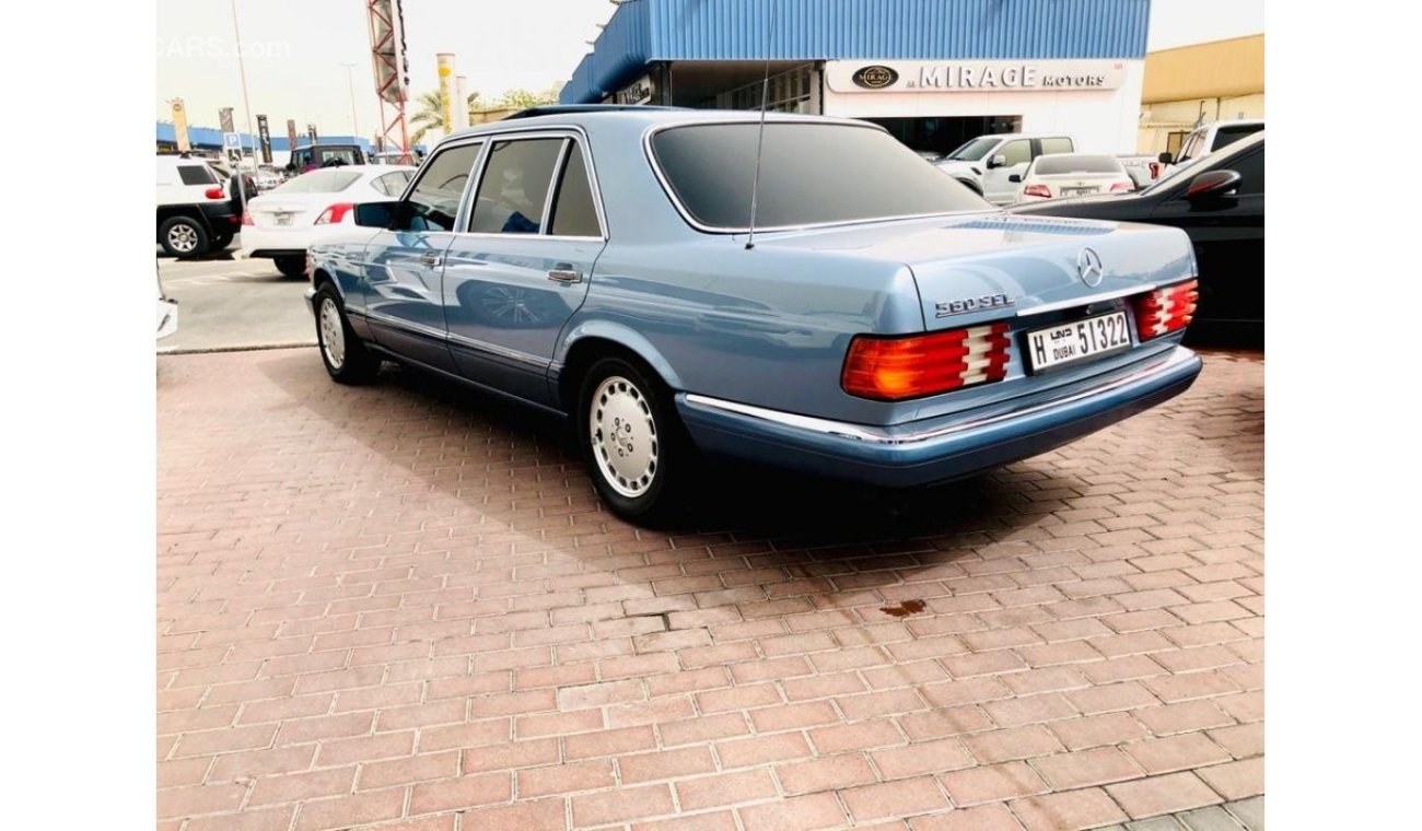 مرسيدس بنز 560 SEL