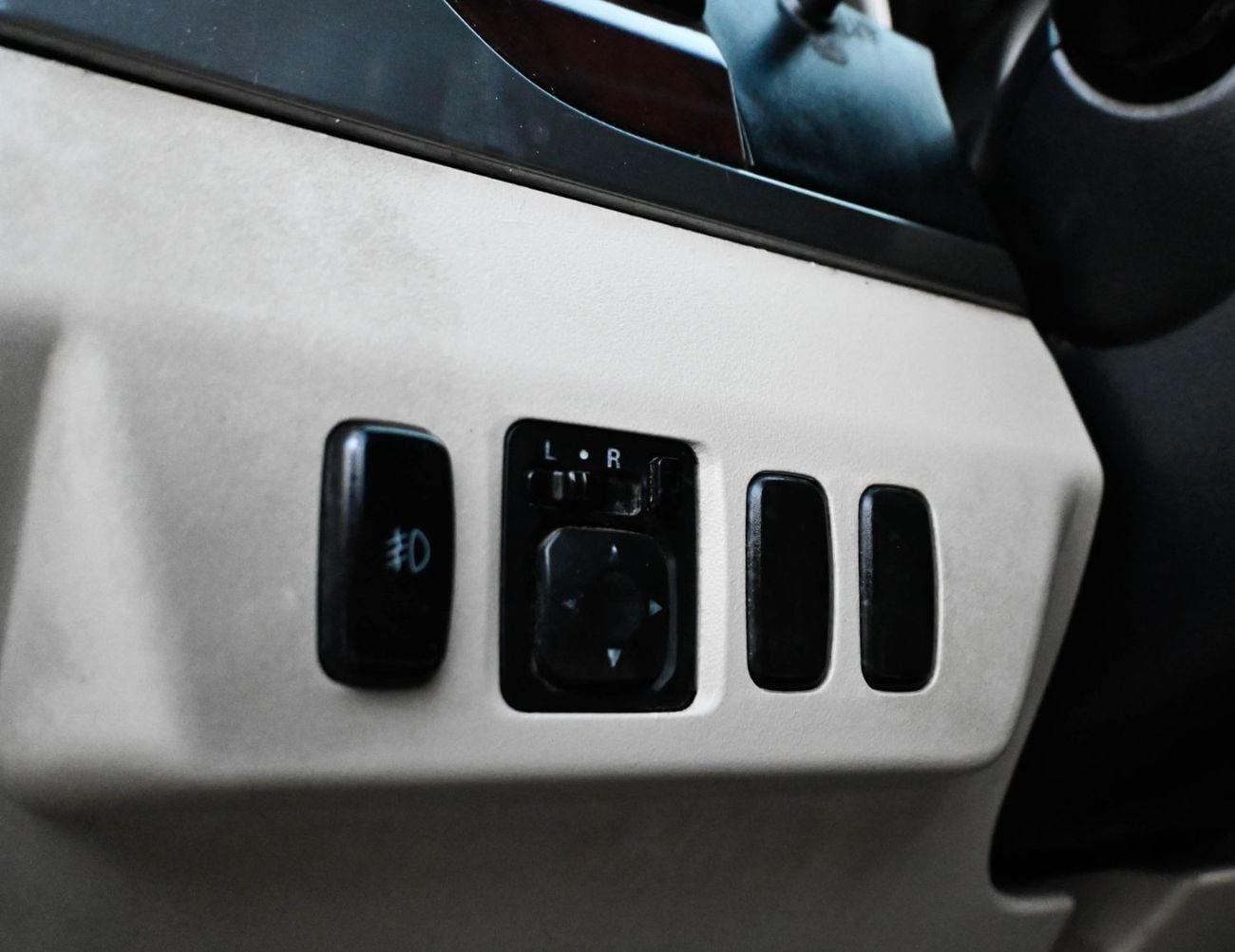Mitsubishi Pajero GLS HIGHLINE Mitsubishi Pajero Gulf 2012 Specs in excellent condition 3.5L (5 Seater)