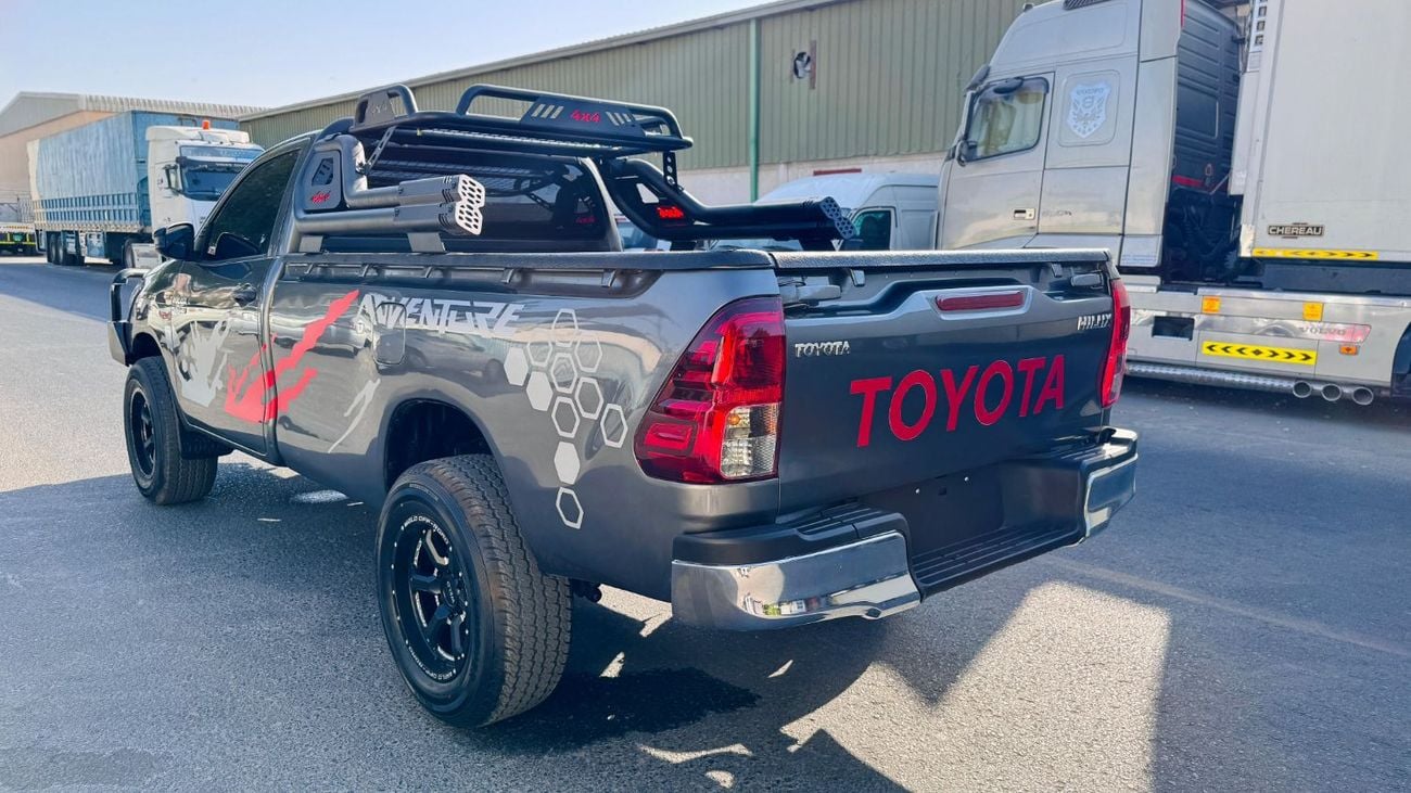 Toyota Hilux SINGLE CABIN | BULL BAR | MANUAL TRANSMISSION | 2.8L DIESEL ENGINE | 2022