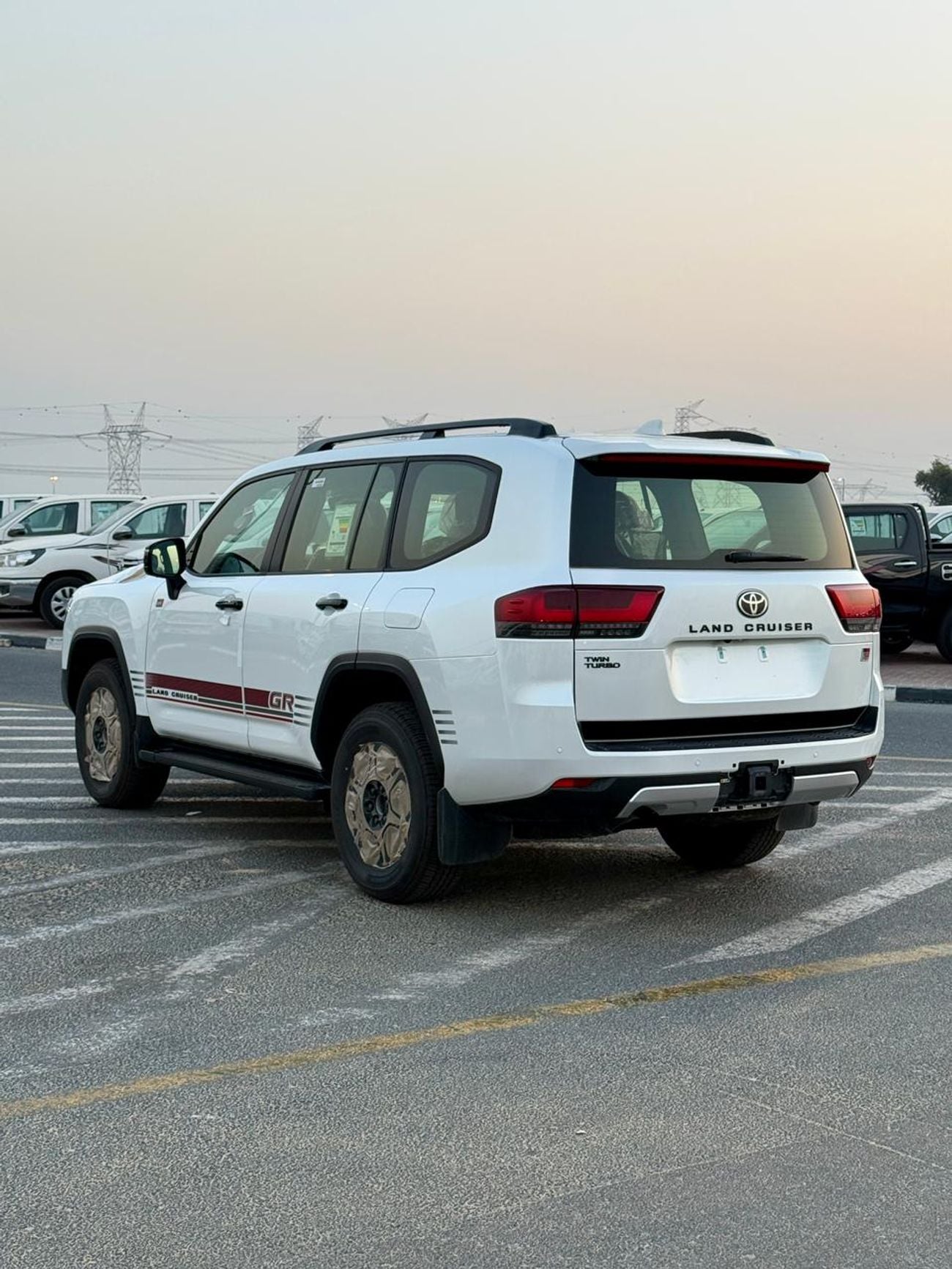 تويوتا لاند كروزر Toyota Land Cruiser GR Sport 3.5L 2025 White