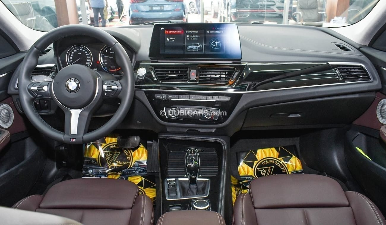 BMW 120i BMW 120 M-KIT | 1.5L V4 | 2023