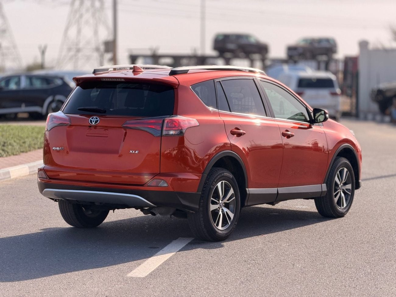 تويوتا راف ٤ XLE 2.5L sunroof, leather seats full option