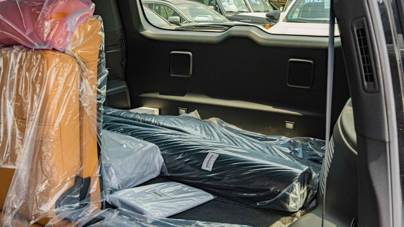 لكزس LX 700h 2025 Lexus LX700h Signature 3.5L AT Hybrid (Black) 5 Seats