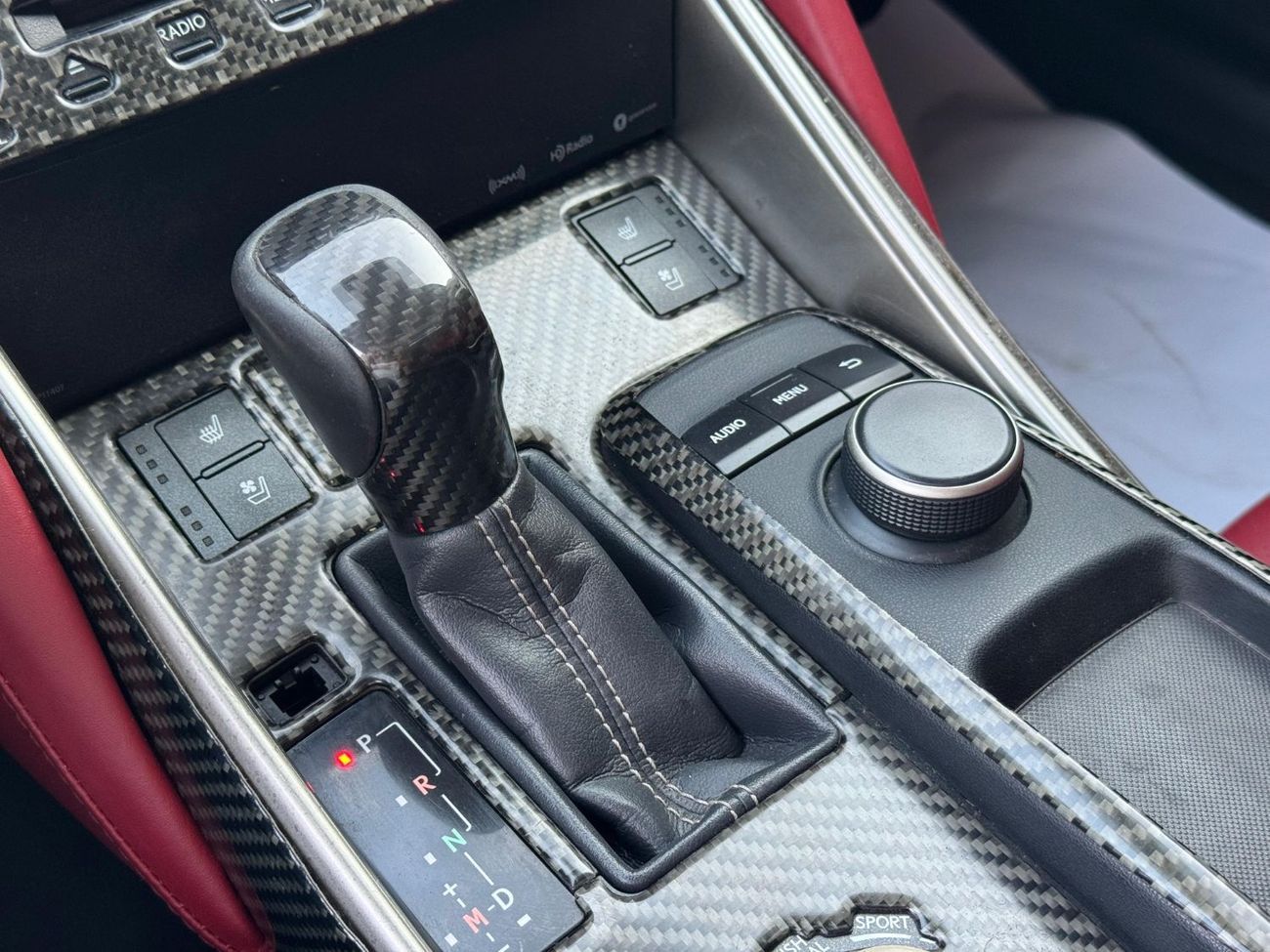 لكزس IS 350 محرك V6 سعة 3.5 لتر / طقم F-SPORT / استهلاك منخفض للموارد / رادار / قراءة المسار / مقاعد تبريد وتدفئ