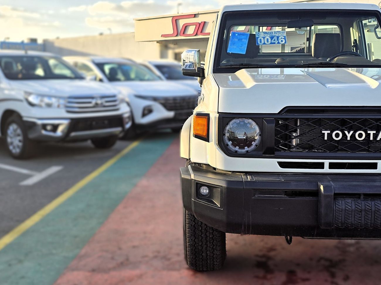 Toyota Land Cruiser Pick Up SC 4.0L Toyota L.C Single cabin Pick Up 4.0l petrol v6 M/T 4WD Gcc specs  2025 Model