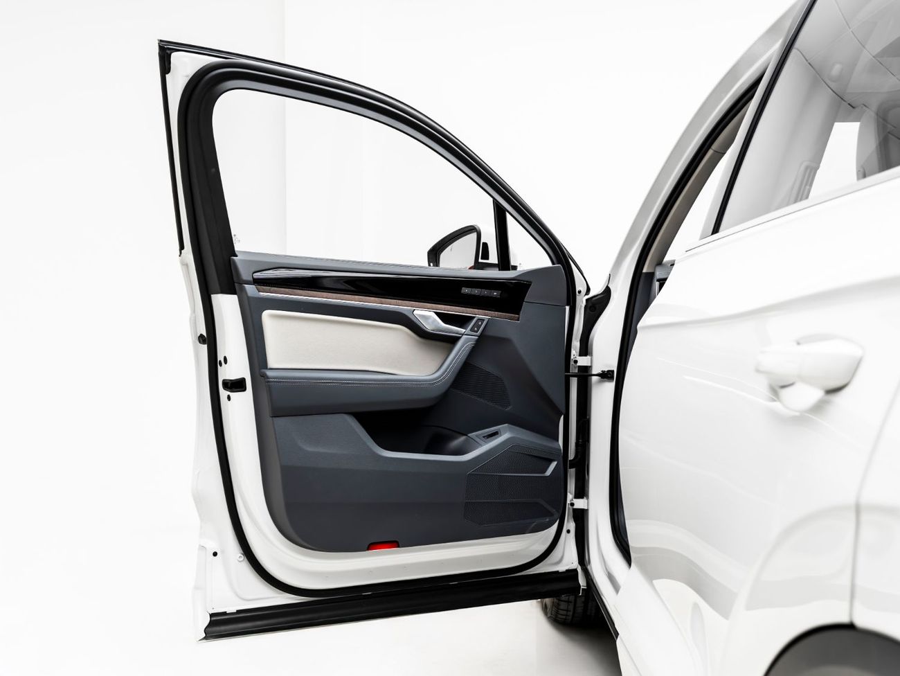 Volkswagen Touareg Comfortline 3.0L 2024 Volkswagen Touareg Comfortline, 2027 Volkswagen Warranty + Service Contract, L