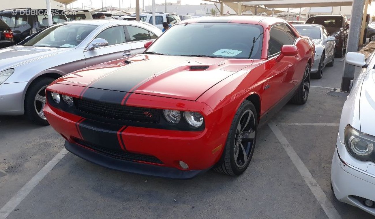 Dodge Challenger 2014 Hemi Rt Full options Gulf Specs car in excellent condition