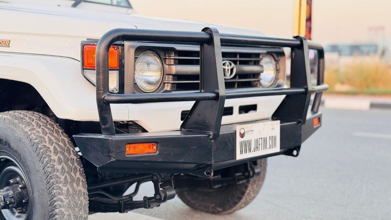 Toyota Land Cruiser Pick Up SINGLE CABIN | RHD | BULL BAR | 4.2L DIESEL ENGINE | MANUAL TRANSMISSION | 1995