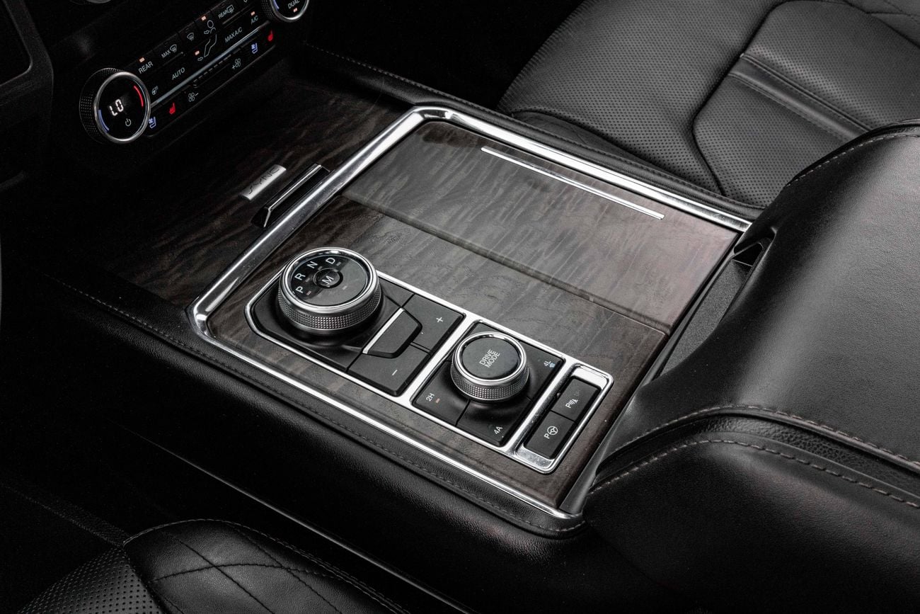 Ford Expedition Expedition Platinum | 2,350 P.M | 0% Downpayment | Extraordinary Condition!