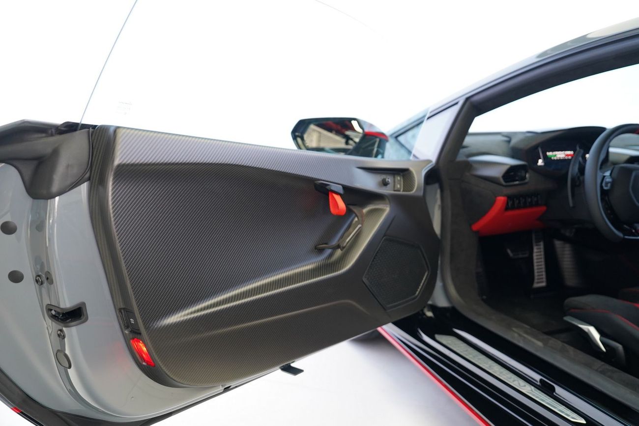 Lamborghini Huracan Tecnica 60th Anniversary 1 of 60