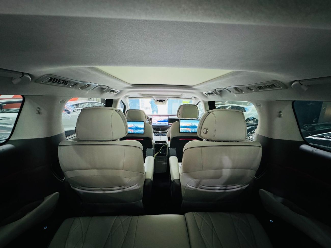 Denza D9 4WD Top Option