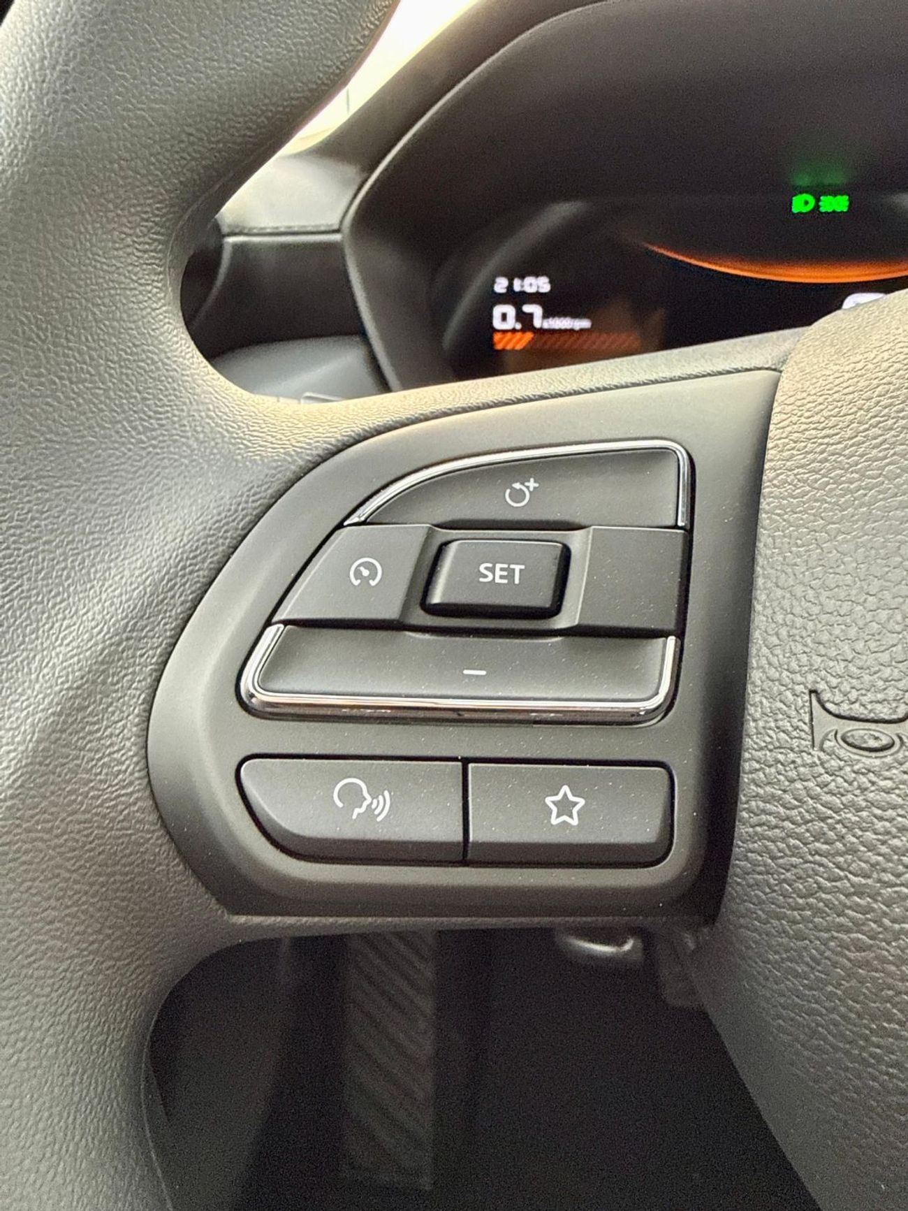 أم جي 5 MG5 - 1.5 - Luxury - 2025