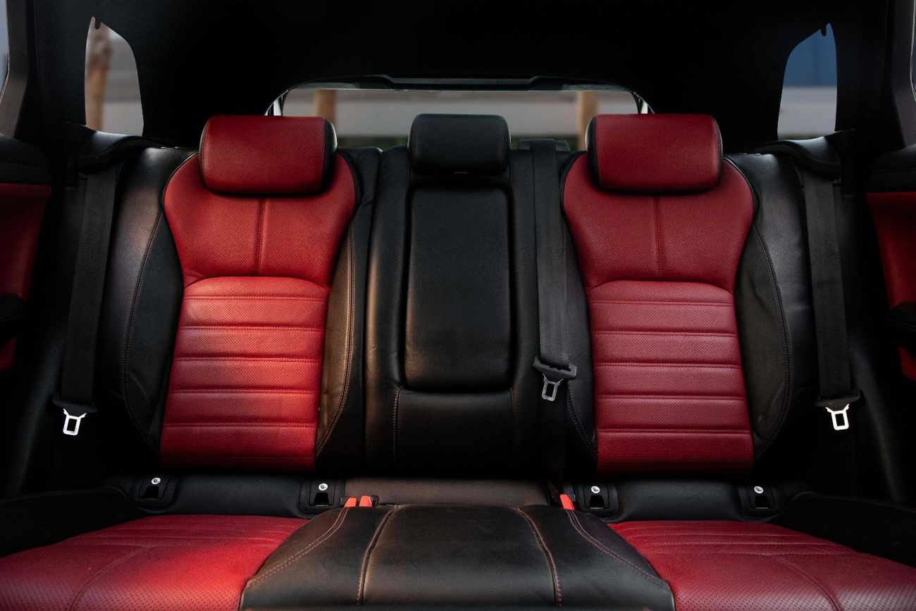 لاند روفر رانج روفر إيفوك R-Dynamic | 2,456 P.M (3 Years)⁣ | 0% Downpayment | Low KMS! Stunning!