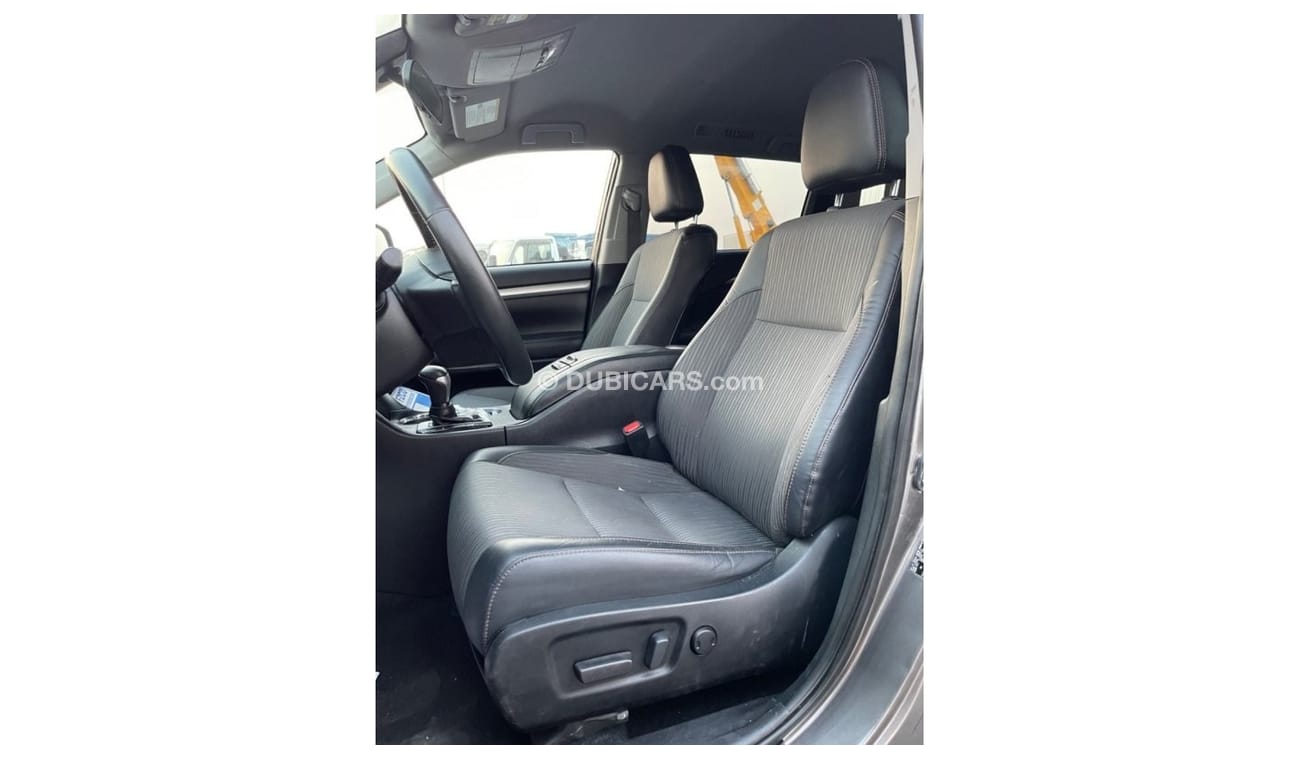 Toyota Highlander 2019 TOYOTA HIGHLANDER LE 4x4 IMPORTED FROM USA