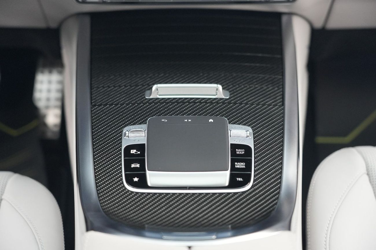 مرسيدس بنز G 63 AMG Mercedes-Benz G 63 | 2025 GCC 0km | Agency Warranty | AMG Package | Carbon Fiber | 22 inch Rims