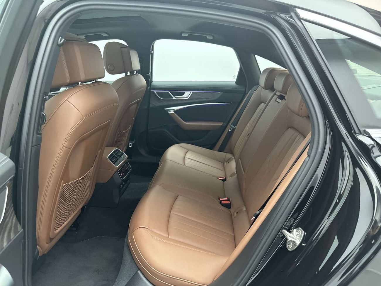 أودي A6 40 TFSI ADVANCED 40 TFSI (190 HP) A6 Sedan Advanced 40 TFSI 190hp Progress (Ref# 61983)