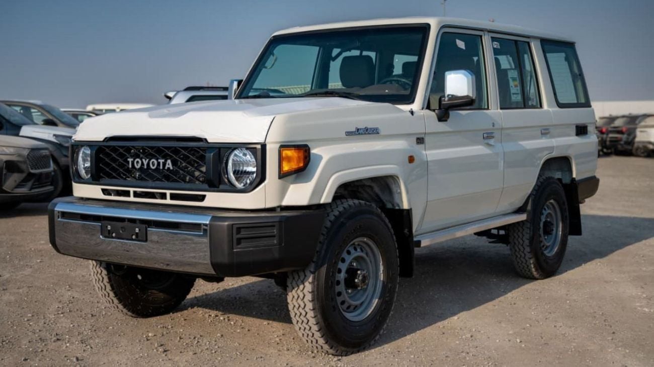 تويوتا لاند كروزر 70 LX LC 76 4.0L Petrol | Manual | Four Wheel Drive | 6 seats | 5 Door