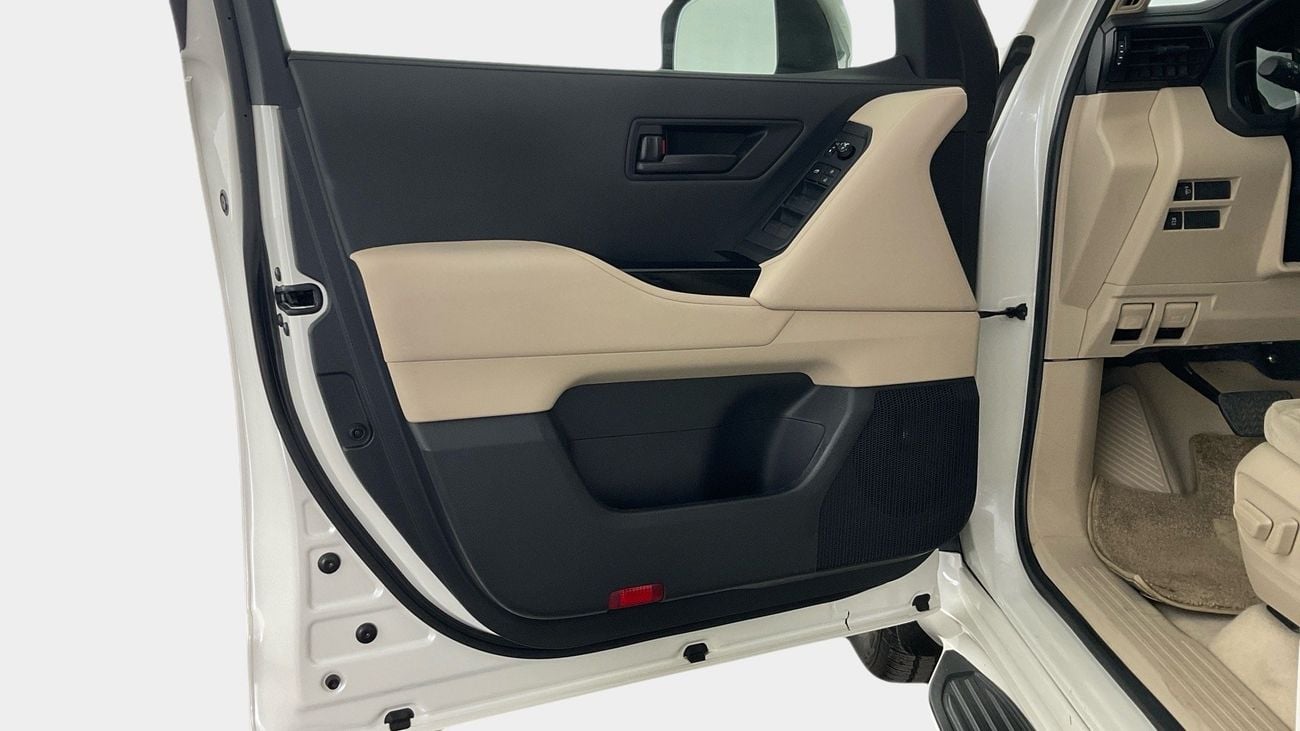 تويوتا لاند كروزر EXR | شامل الضمان | 0 ﺪﻔﻋﺓ ﺃﻮﻟﻯ