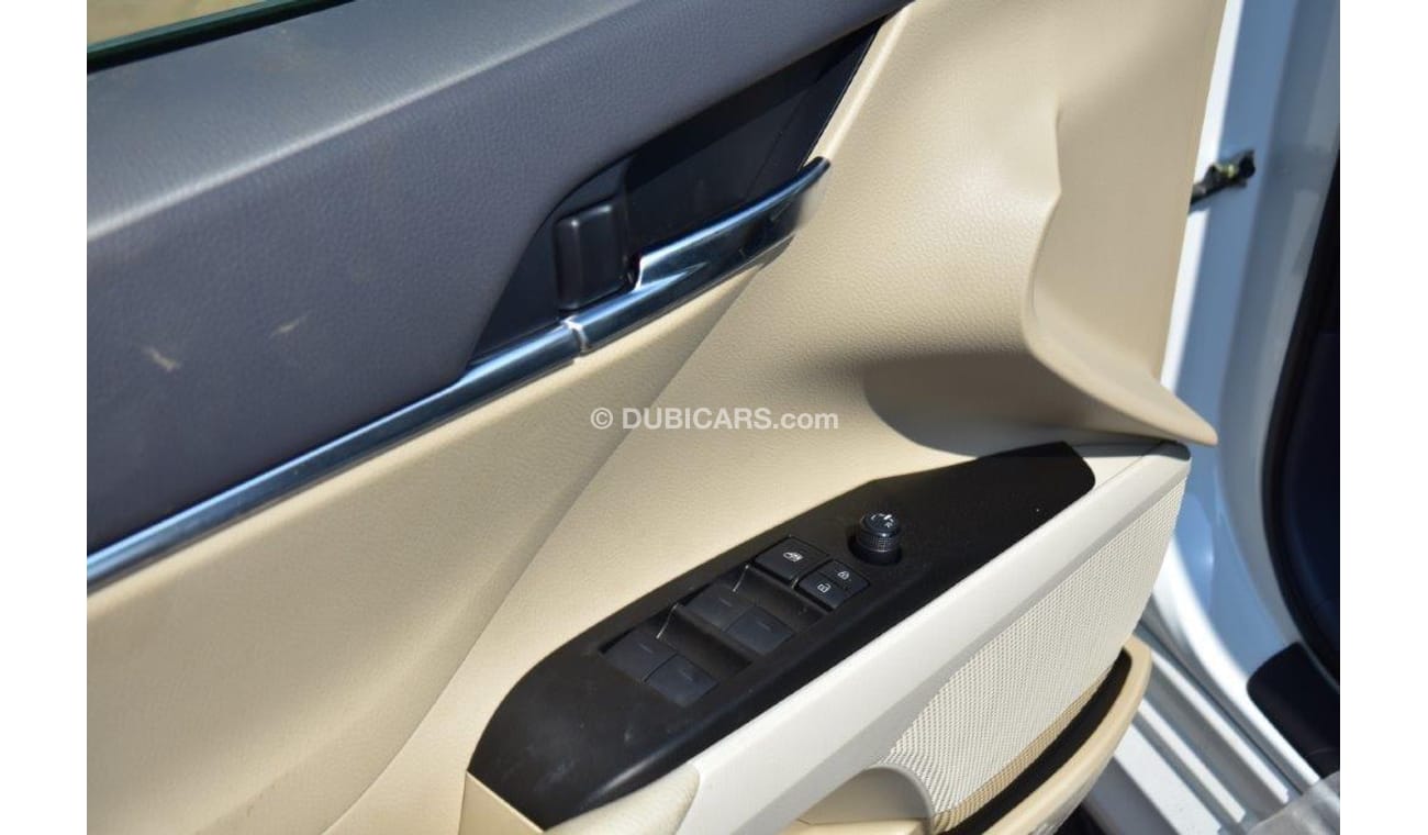 Toyota Camry LE Hybrid 2.5L E-CVT