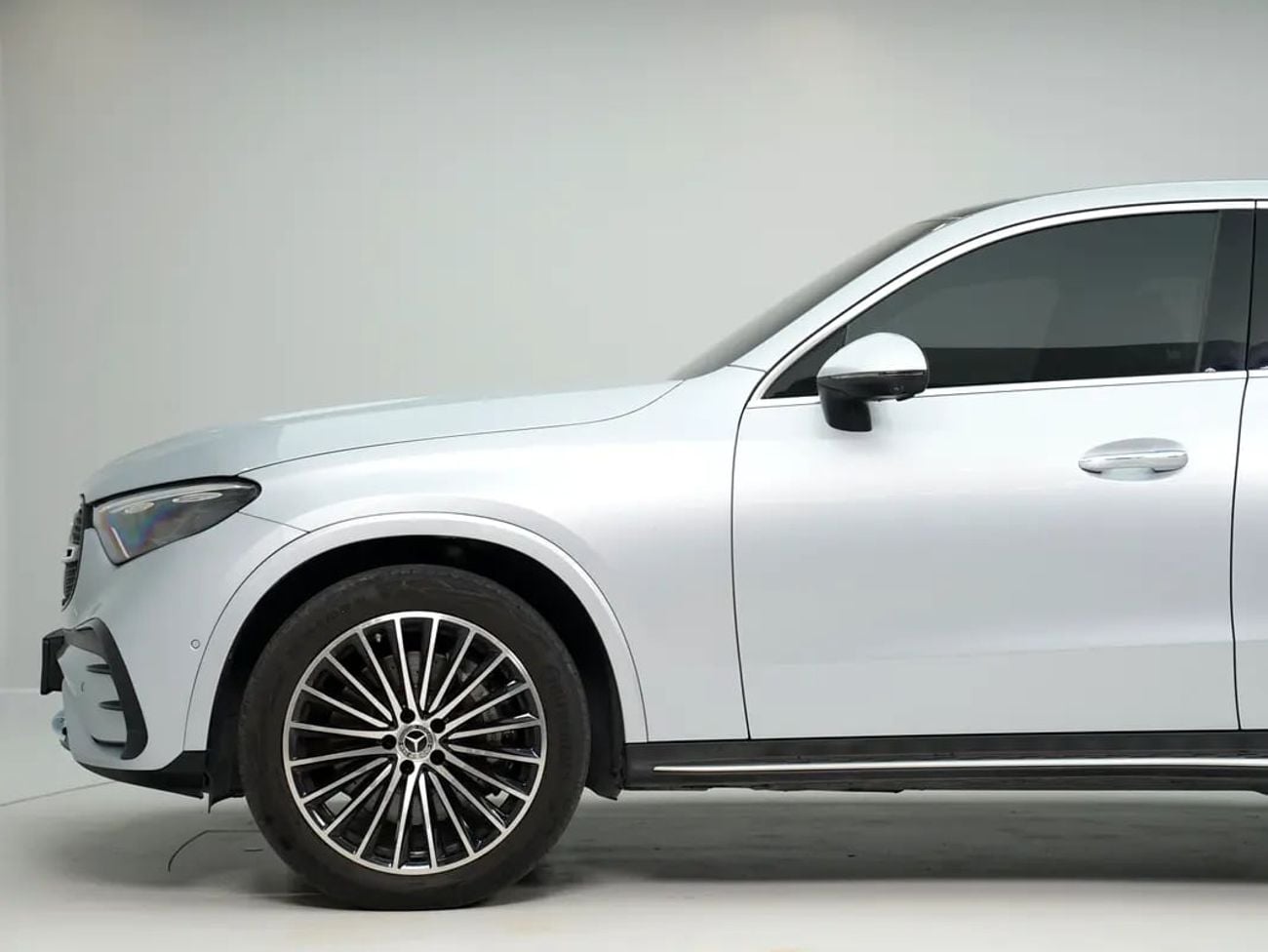 مرسيدس بنز GLC 300 4MATIC - Korean Specs - Brand Condition