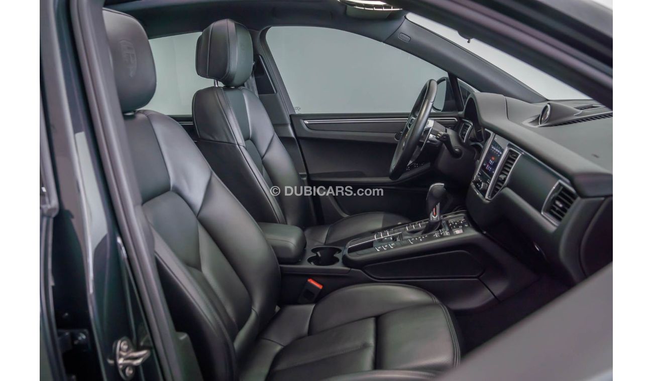 Porsche Macan Std 2018 Porsche Macan / Full Porsche Service History / 2 Years Alex Renner Motors Service Pack