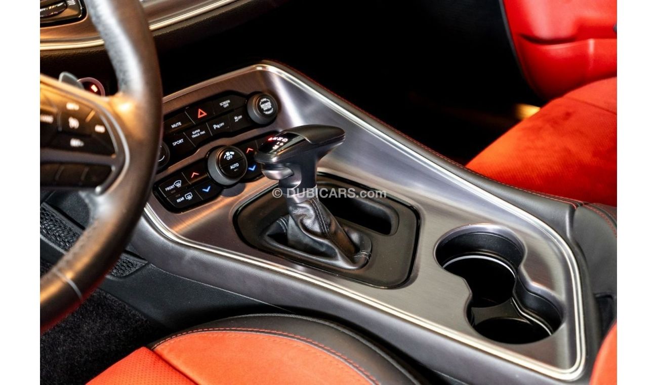 Dodge Challenger 2018 Dodge Challenger GT V6 / Full Dodge Service History & Dodge Warranty