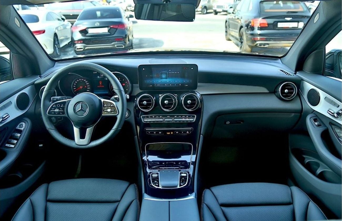 مرسيدس بنز GLC 300 AMG 2022 Luxury Compact SUVs Impressive Overall Performance