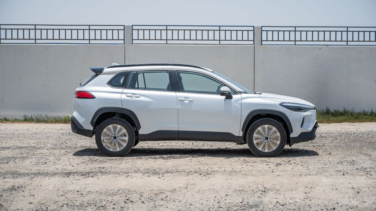 تويوتا كورولا كروس TOYOTA COROLLA CROSS 1.8 HIGH -2025YM