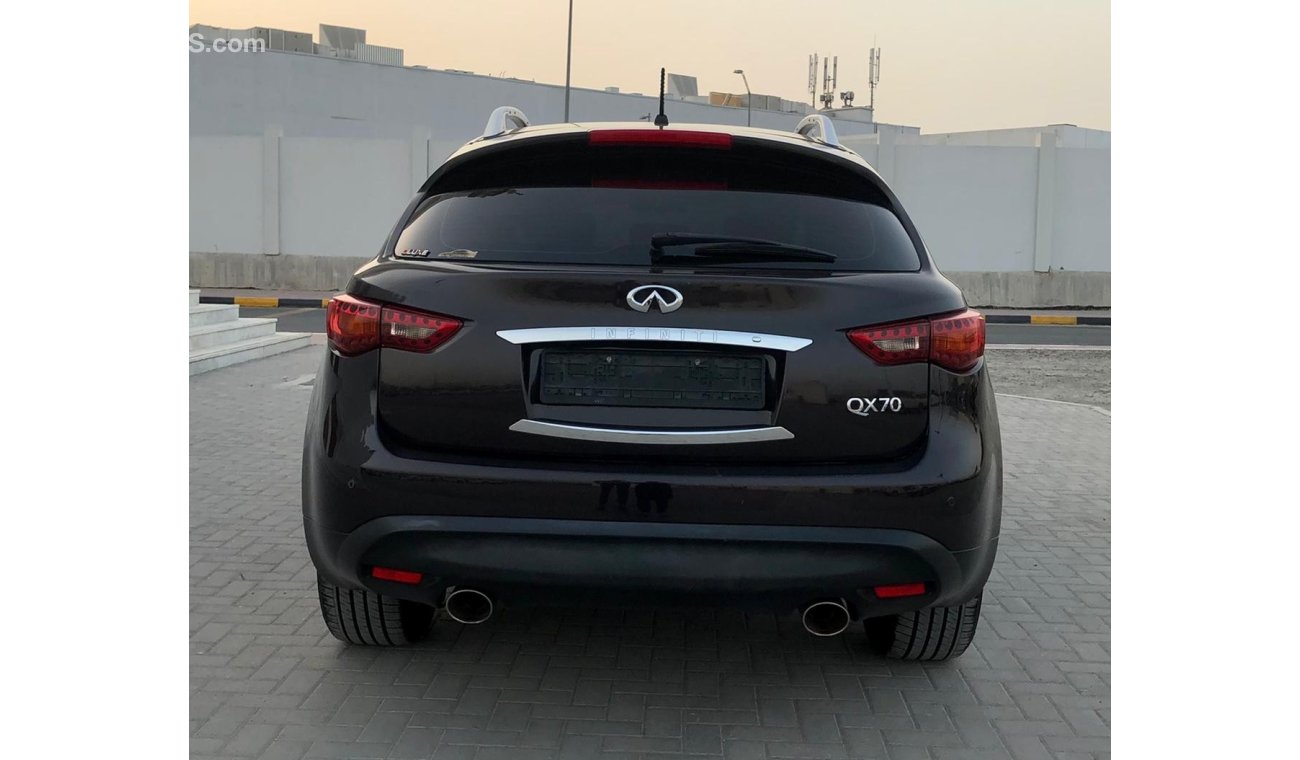 إنفينيتي QX70 اكسيلنس