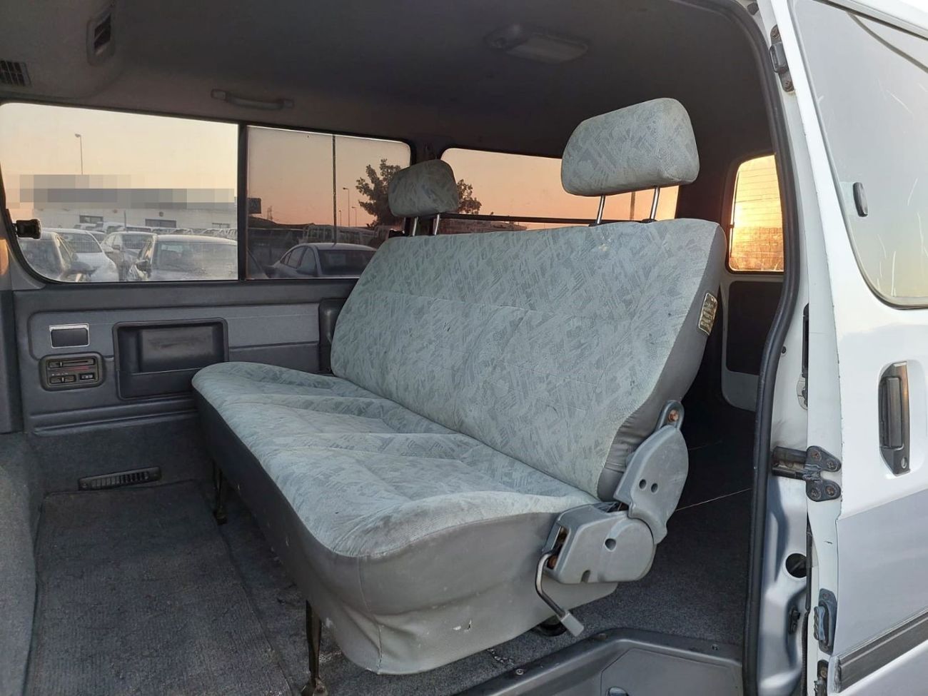 Toyota Hiace TOYOTA HIACE VAN RIGHT HAND DRIVE(PM02151)