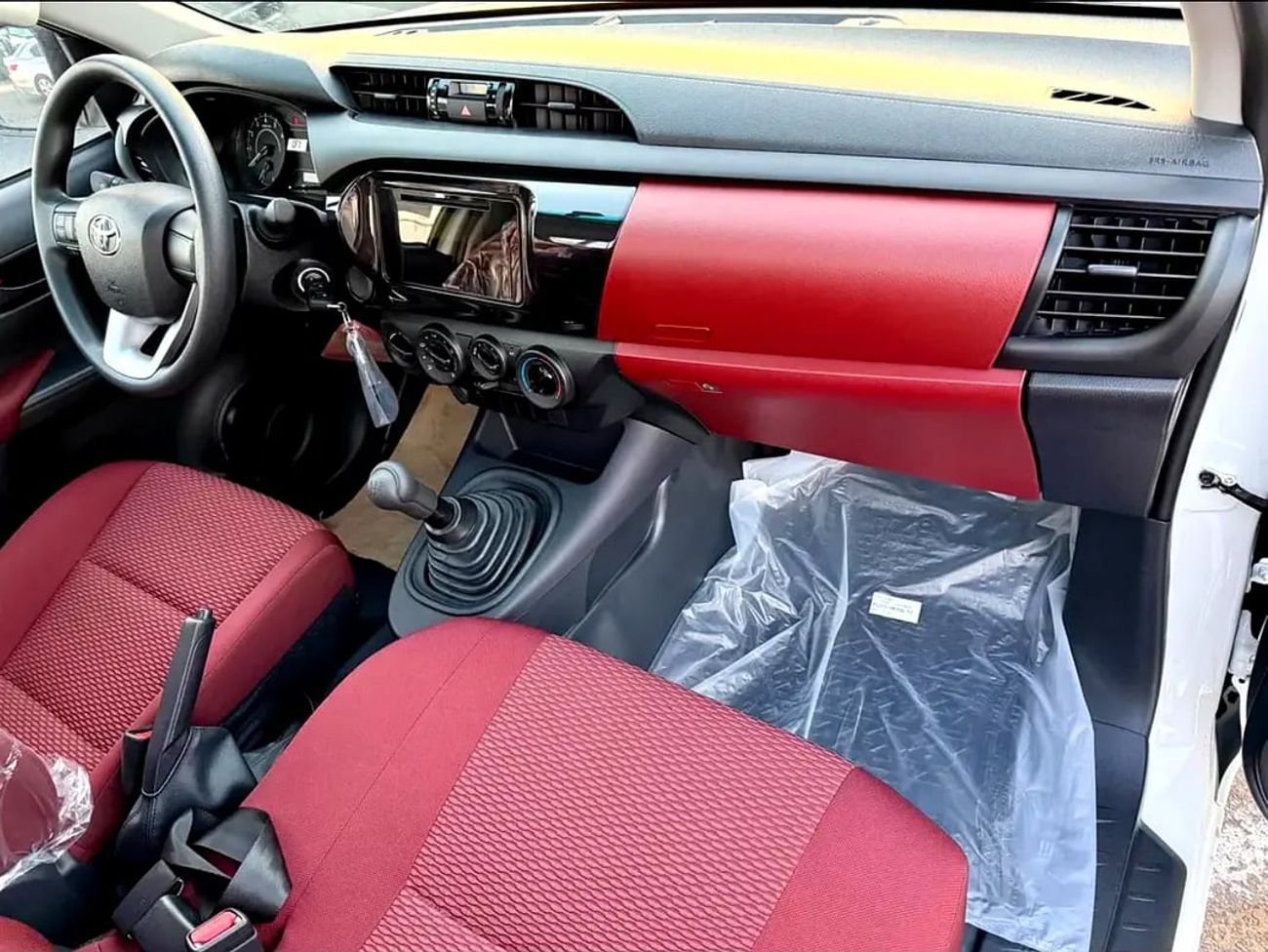 Toyota Hilux GL 2.7L PETROL GCC Specs