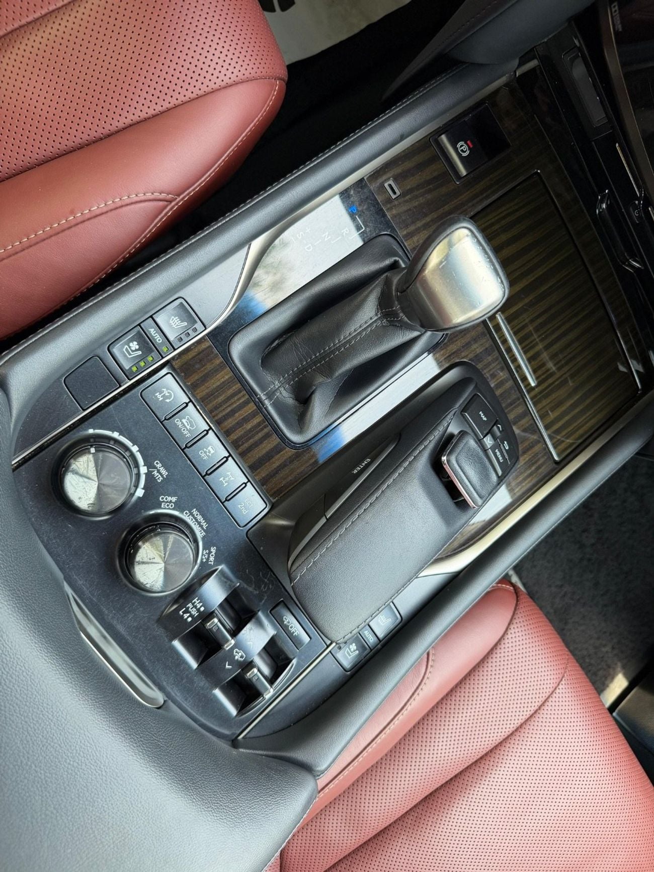 لكزس LX 570 SIGNATURE PLATINUM