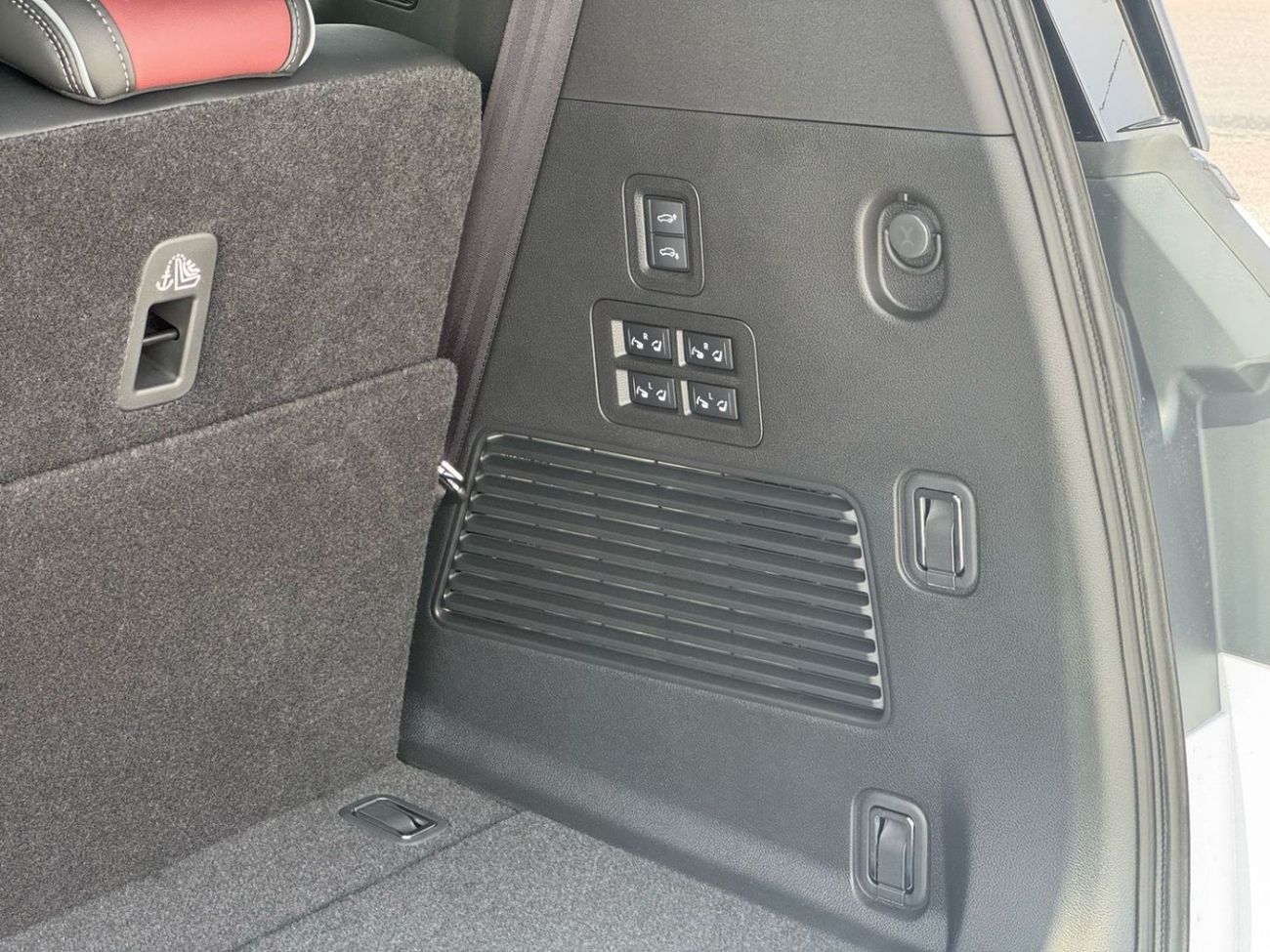 Infiniti QX80 2025 Infinity Autograph Captain Chairs 3.5L