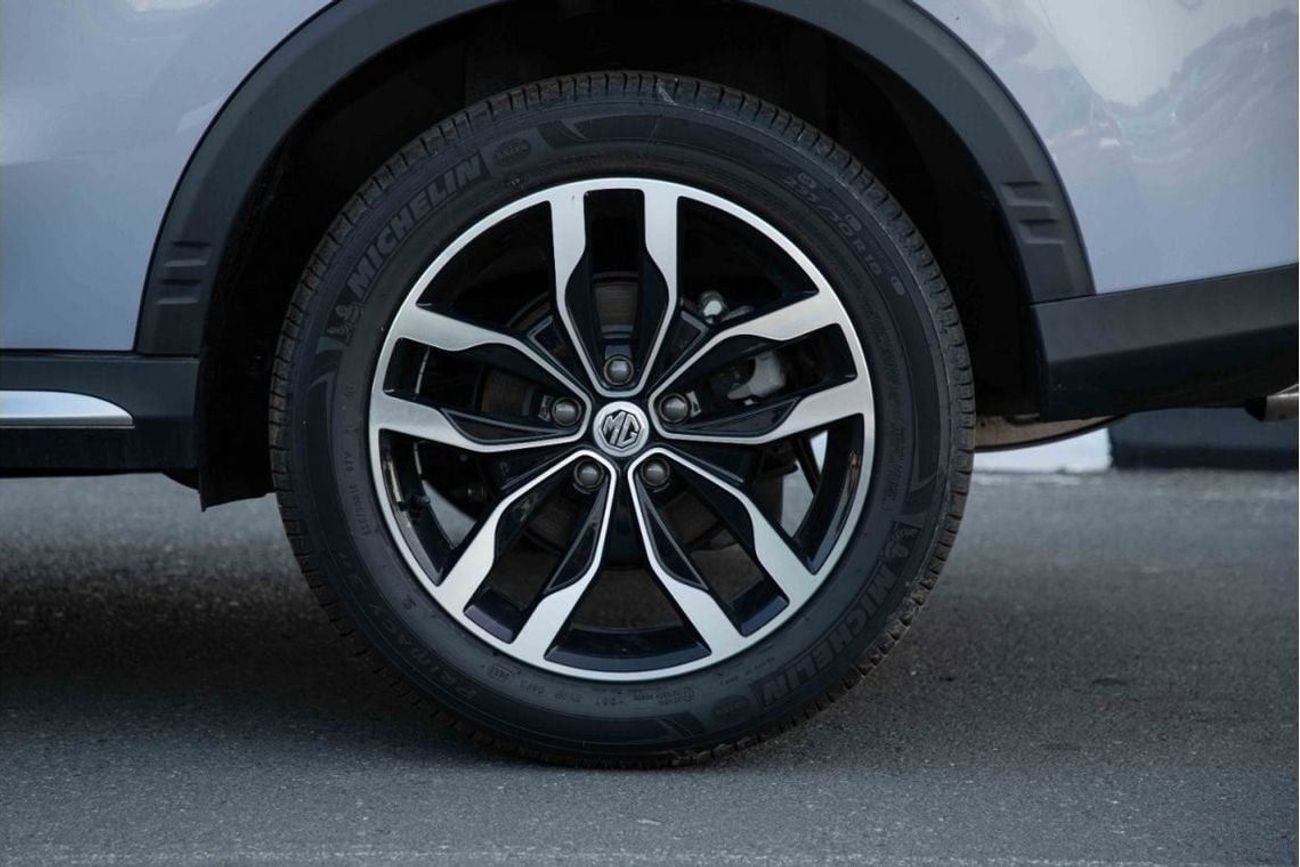 أم جي RX5 2023 MG RX5 2.0 AWD LUXURY - أزرق سماوي من الداخل أسود وأحمر