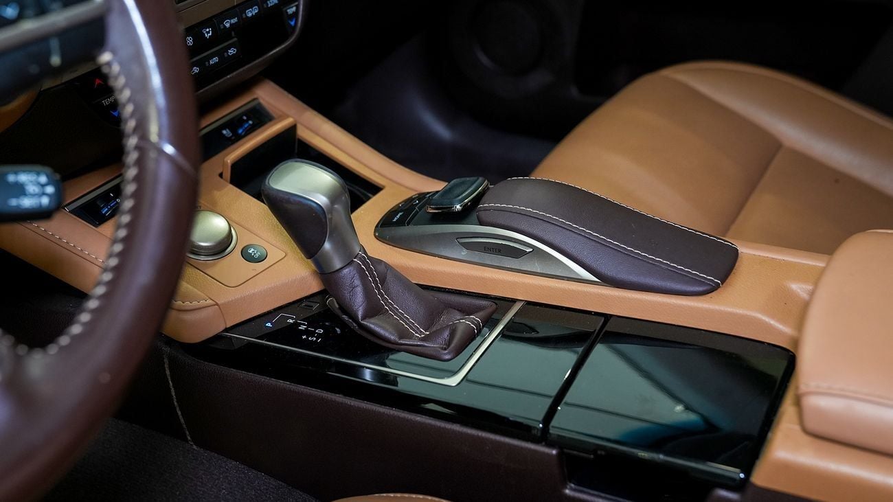 Lexus ES250 Premier 2.5L