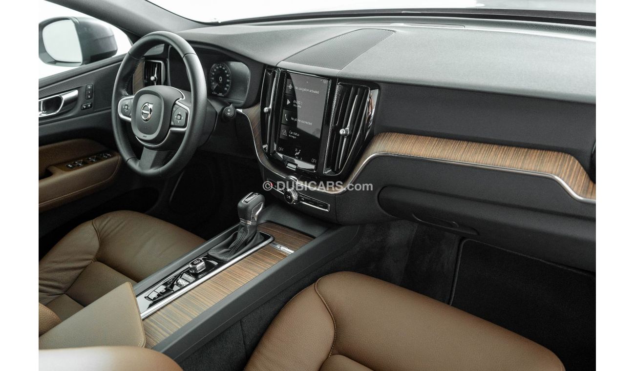 Volvo XC60 T5 Momentum 2021 Volvo XC60 T5 / Full Volvo Service History & Volvo Warranty