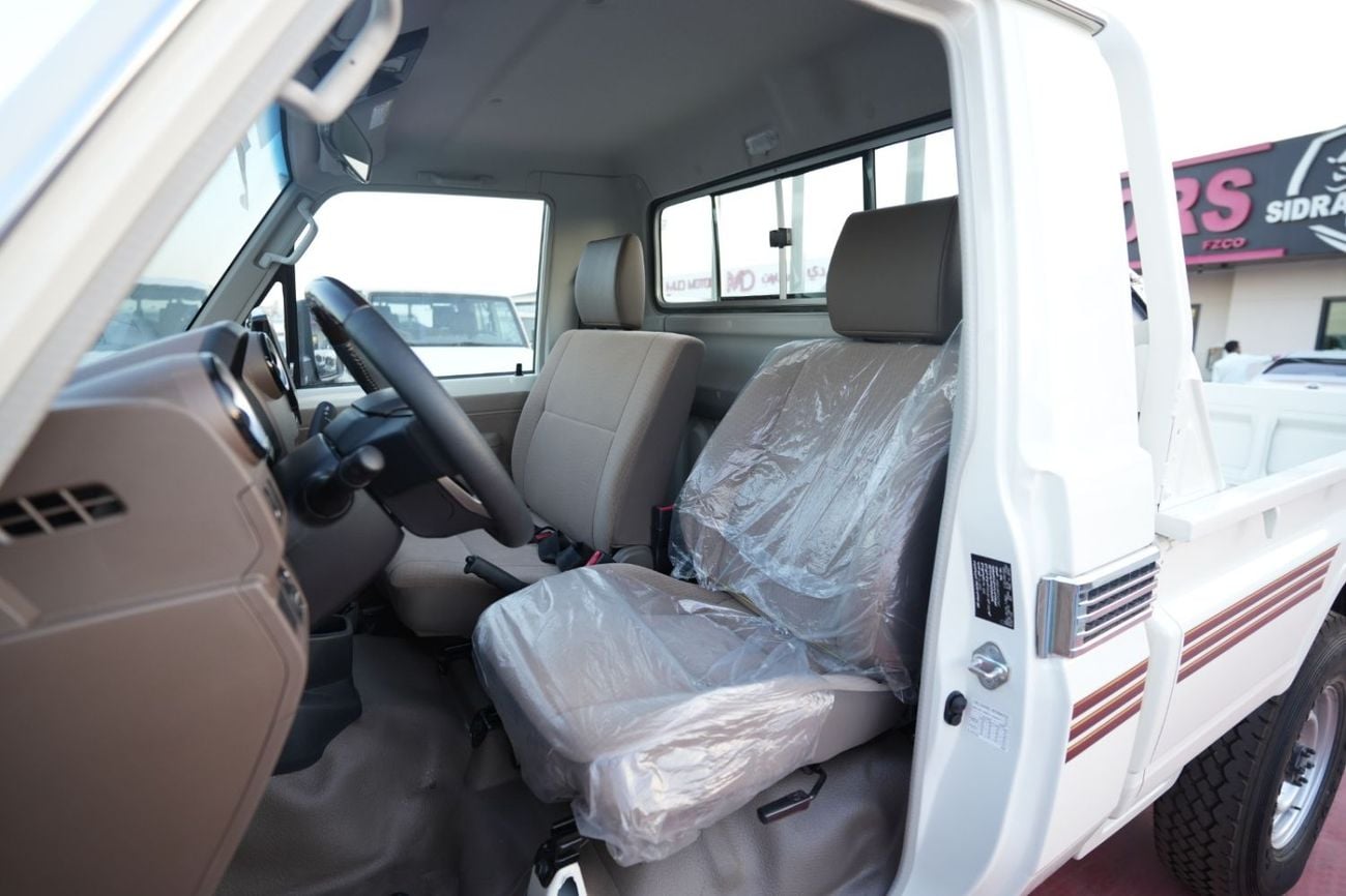 Toyota Land Cruiser Pick Up TOYOTA LAND CRUISER 79 SINGLE CAB PICKUP PETROL 4.0L V6 4WD MT MODEL 2025 WINCH DIFF-LOCK