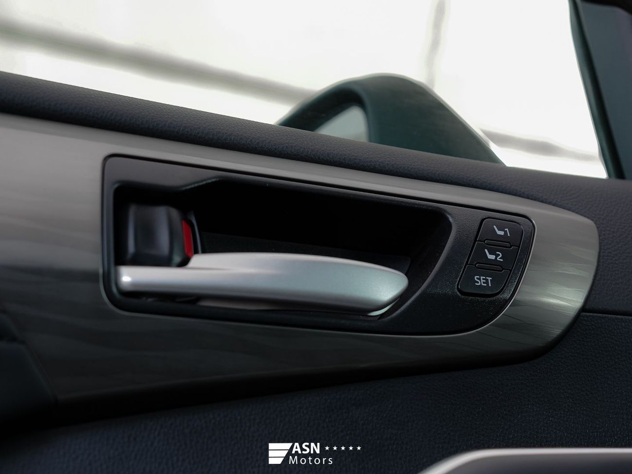 تويوتا هايلاندر 2.5L Hybrid AWD Extreme Edition 7 Seats 2025 (Export Price)