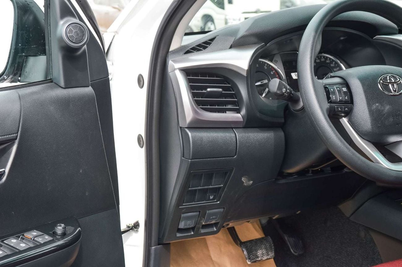 Toyota Hilux TOYOTA HILUX GLXS 2.7L 4WD  PETROL PICKUP 2026 - WHITE