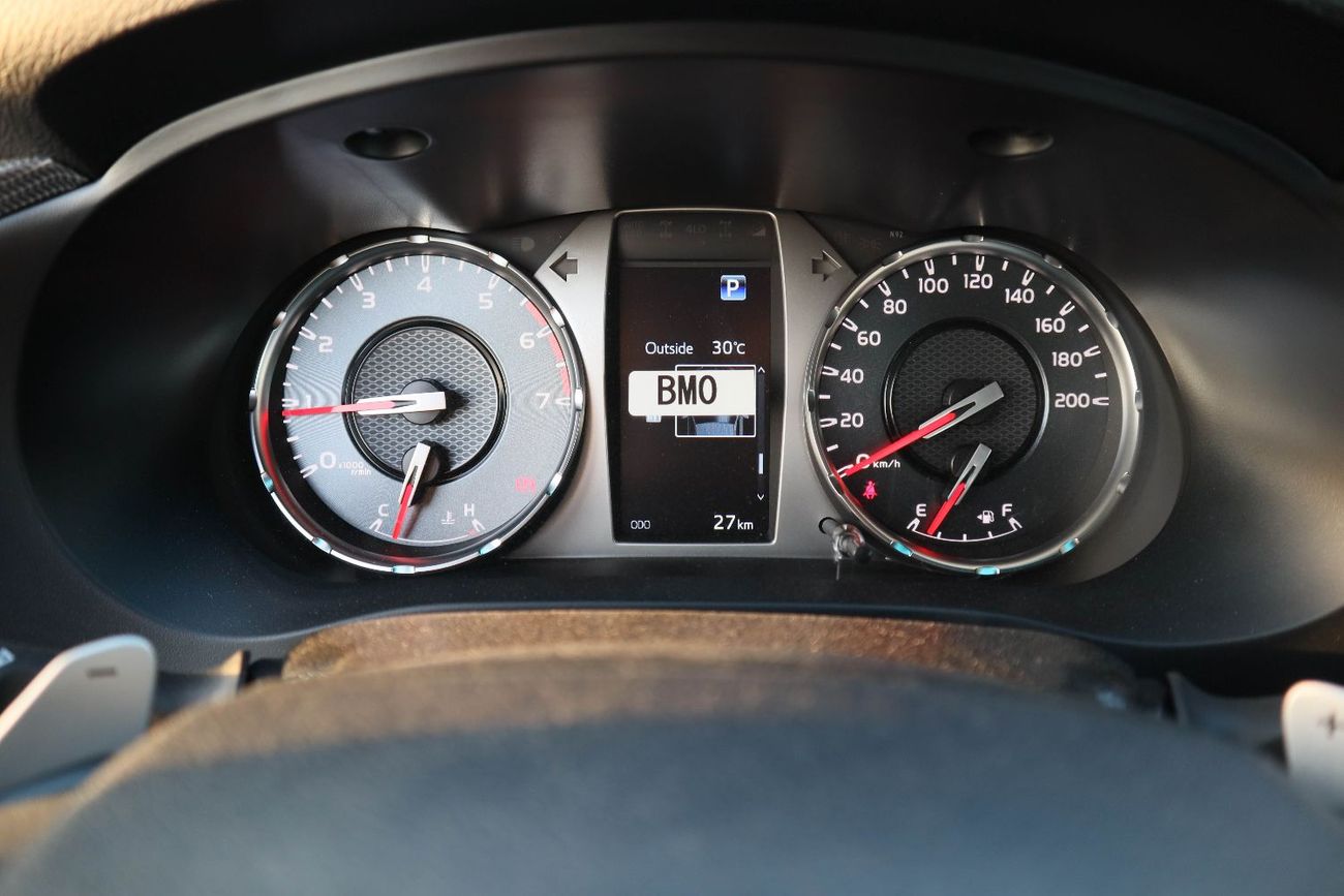 تويوتا هيلوكس GR Sport 4.0L