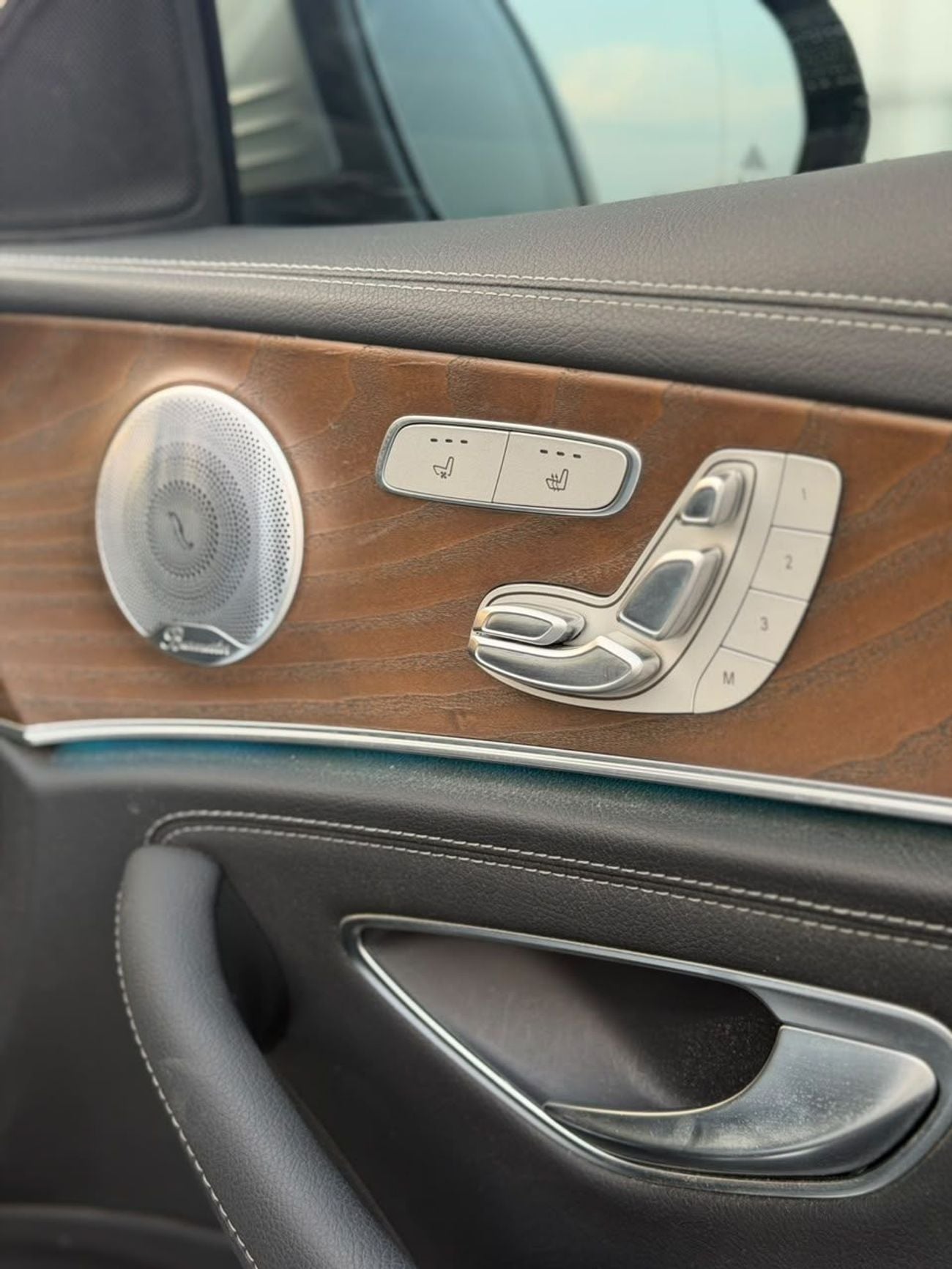 مرسيدس بنز E300 بريميوم بلس E300 4MATIC 2020 2.0T