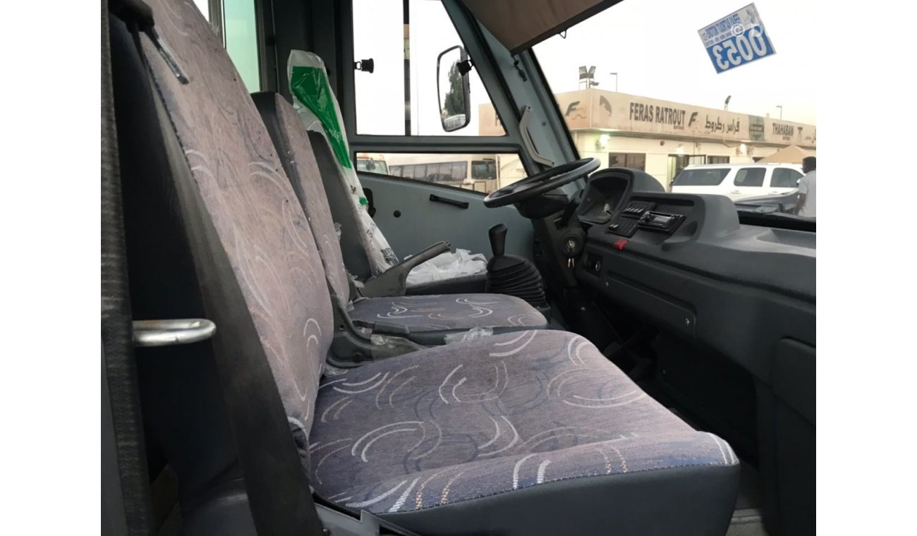 Isuzu NPR 30 SEATS