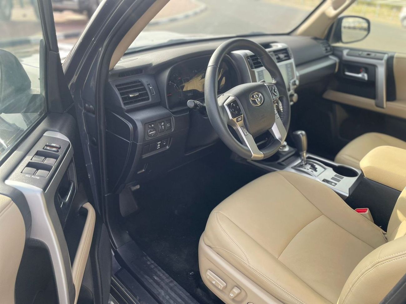 تويوتا Runner4 *Offer*2022 Toyota 4Runner SR5 Premium - 4x4 AWD - 4.0L V6 - New Color - -UAE PAS