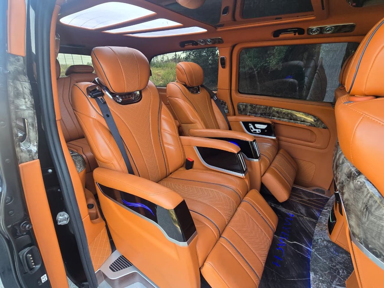 Mercedes-Benz V 250 Std 2.1L MERCEDES VITO 2023 // 2KEYS // LOW MILEGE // MAYBACH BODY KIT // PERFECT CONDITION