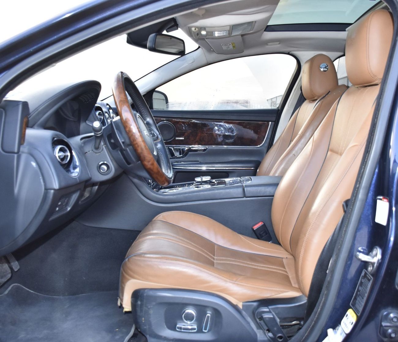 جاكوار XJ " AS IT IS " / Jaguar XJ L 3.0 ( 2016 Model ) in Blue Color GCC Specs