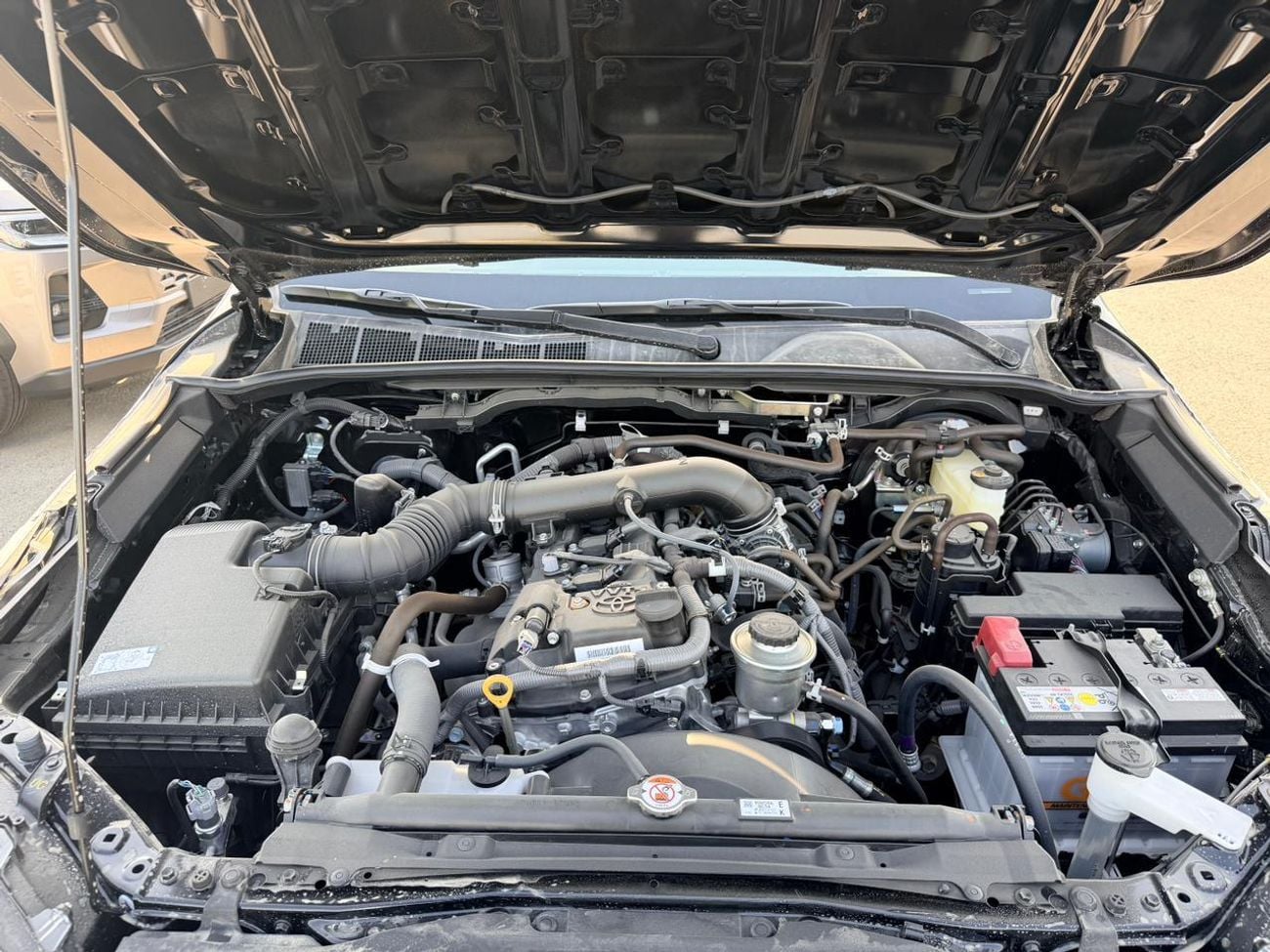 تويوتا فورتونر 2.7L 4WD PETROL AUTOMATIC TRANSMISSION ( FOR RE-EXPORT OUTSIDE GCC COUNTRIES )