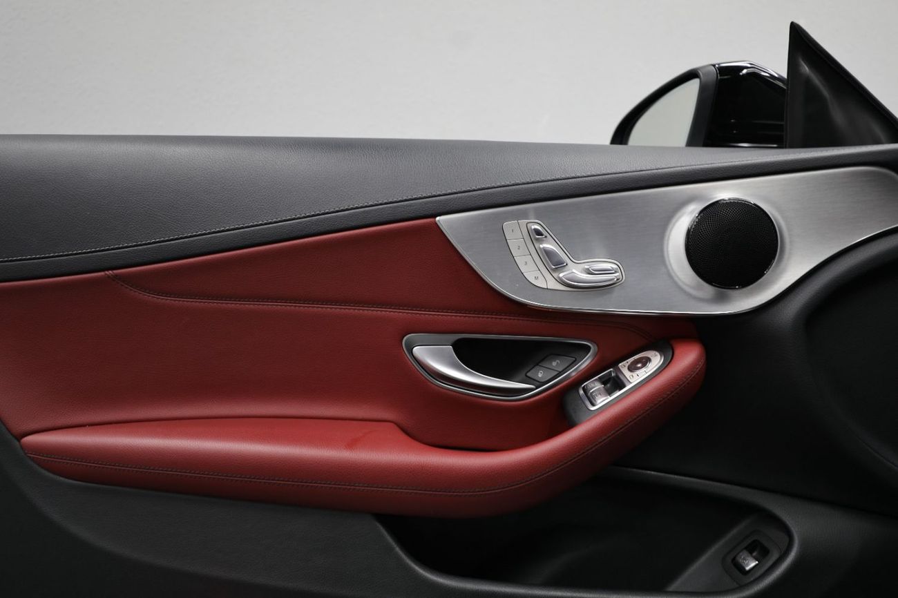 مرسيدس بنز C 300 كوبيه GCC | C300 Coupe | 1950 AED Monthly | Free Insurance + Registration | 2 Years Warranty | Ref#F638630