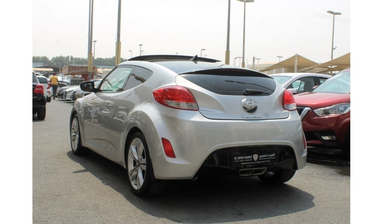 Hyundai Veloster GLS ACCIDENTS FREE - GCC - PERFECT CONDITION INSIDE OUT - FULL OPTION