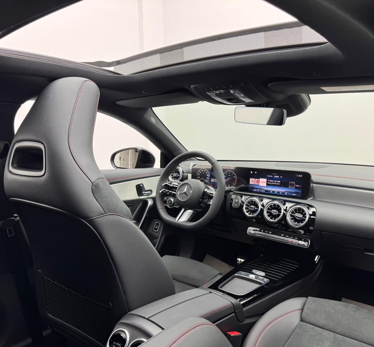 Mercedes-Benz CLA 200 2025 Mercedes-Benz CLA200 AMG Premium+, *Brand New*, Mercedes Warranty, Night package, GCC